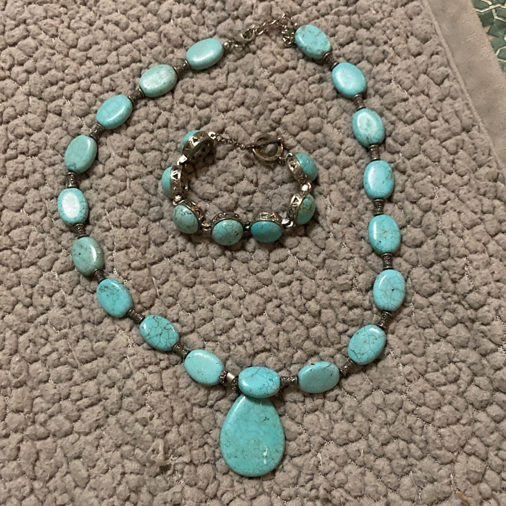 Source Unknown Turquoise Necklace and Bracelet Set